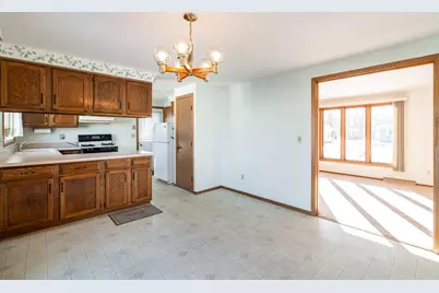 2938  Stonebridge Dr, Racine, WI 53404 - Photo 7