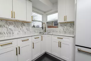 2858 S 93rd St, West Allis, WI 53227 - Photo 13