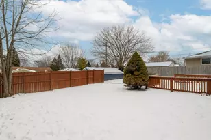 2858 S 93rd St, West Allis, WI 53227 - Photo 7