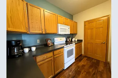 1812 E Lafayette Pl #405, Milwaukee, WI 53202 - Photo 11