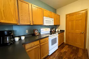 1812 E Lafayette Pl, Milwaukee, WI 53202 - Photo 11