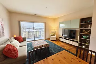 1812 E Lafayette Pl, Milwaukee, WI 53202 - Photo 5