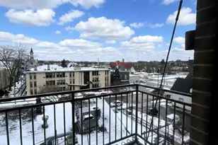 1812 E Lafayette Pl, Milwaukee, WI 53202 - Photo 7