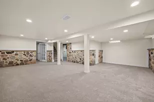 3323 S 91st St, Milwaukee, WI 53227 - Photo 13