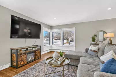 6125  Middleton Ct, Greendale, WI 53129 - Photo 5