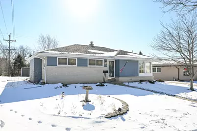 6125  Middleton Ct, Greendale, WI 53129 - Photo 25