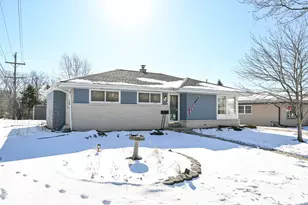 6125 Middleton Ct, Greendale, WI 53129 - Photo 25