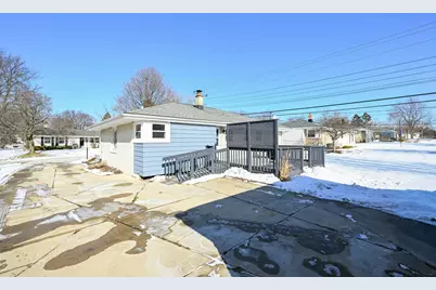 6125  Middleton Ct, Greendale, WI 53129 - Photo 29