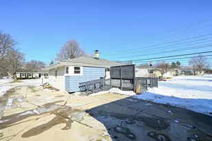 6125 Middleton Ct, Greendale, WI 53129 - Photo 29