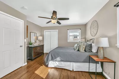 6125  Middleton Ct, Greendale, WI 53129 - Photo 17