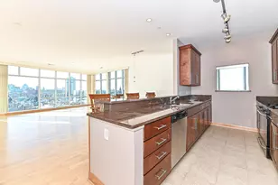 1550 E Royall Pl, Milwaukee, WI 53202 - Photo 3