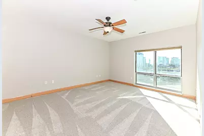 1550 E Royall Pl #804, Milwaukee, WI 53202 - Photo 5