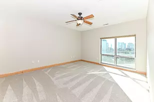 1550 E Royall Pl, Milwaukee, WI 53202 - Photo 5