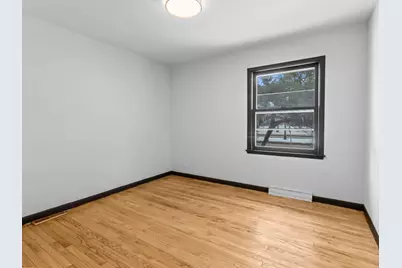 6417 N Green Bay Ave, Glendale, WI 53209 - Photo 21