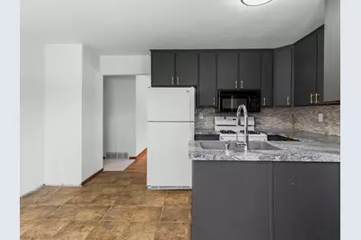 6417 N Green Bay Ave, Glendale, WI 53209 - Photo 7