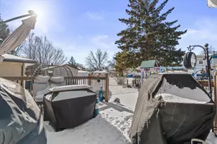 7485 S Highfield Ct, Oak Creek, WI 53154 - Photo 33