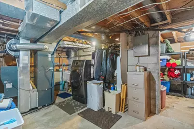 7485 S Highfield Ct, Oak Creek, WI 53154 - Photo 25