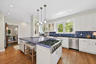 2225 N Lake Dr, Milwaukee, WI 53202 - Photo 17