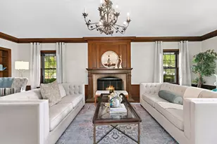 2225 N Lake Dr, Milwaukee, WI 53202 - Photo 9