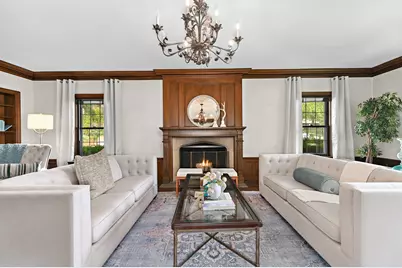 2225 N Lake Dr, Milwaukee, WI 53202 - Photo 9