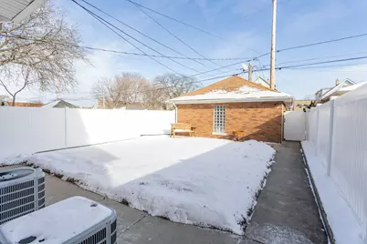 1100 S 61st St #1102, West Allis, WI 53214 - Photo 35