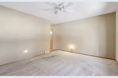 W178N9743  Riversbend Cir, Germantown, WI 53022 - Photo 21