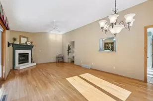 W178N9743 Riversbend Circle, Germantown, WI 53022 - Photo 9