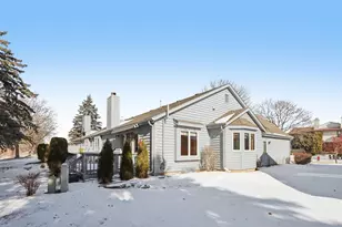 W178N9743 Riversbend Circle, Germantown, WI 53022 - Photo 43