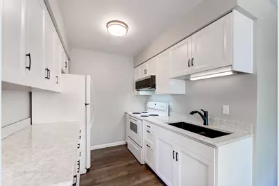 305  Maple Ave, Waukesha, WI 53186 - Photo 7