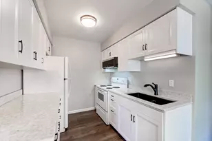 305 Maple Ave, Waukesha, WI 53186 - Photo 7