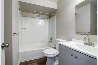 305  Maple Ave, Waukesha, WI 53186 - Photo 23