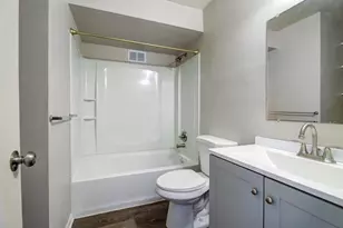 305 Maple Ave, Waukesha, WI 53186 - Photo 23