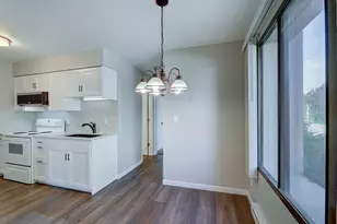 305 Maple Ave, Waukesha, WI 53186 - Photo 5