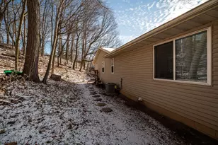 114 Manor Ct, Slinger, WI 53086 - Photo 37