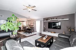 114 Manor Ct, Slinger, WI 53086 - Photo 9