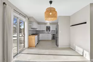 6609 Radburn Ln, Greendale, WI 53129 - Photo 7