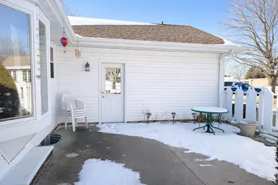 1233 S 26th St, Manitowoc, WI 54220 - Photo 39