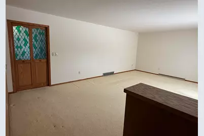 1233 S 26th St, Manitowoc, WI 54220 - Photo 9