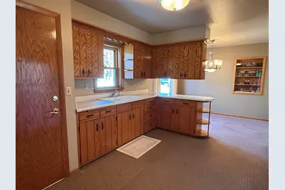 1233 S 26th St, Manitowoc, WI 54220 - Photo 11