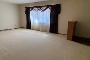 1233 S 26th St, Manitowoc, WI 54220 - Photo 5