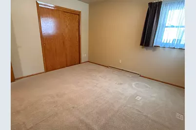 1233 S 26th St, Manitowoc, WI 54220 - Photo 25