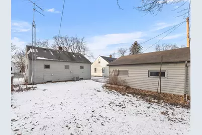 925 N 16th St, Manitowoc, WI 54220 - Photo 15