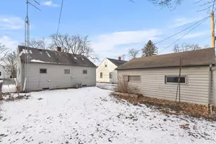 925 N 16th St, Manitowoc, WI 54220 - Photo 15