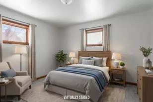 925 N 16th St, Manitowoc, WI 54220 - Photo 5