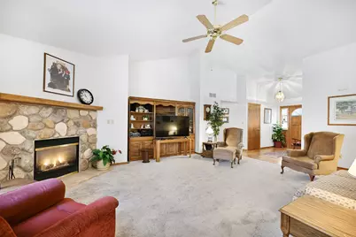 S77W16864  Casey Dr, Muskego, WI 53150 - Photo 3