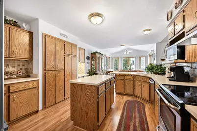 S77W16864  Casey Dr, Muskego, WI 53150 - Photo 11