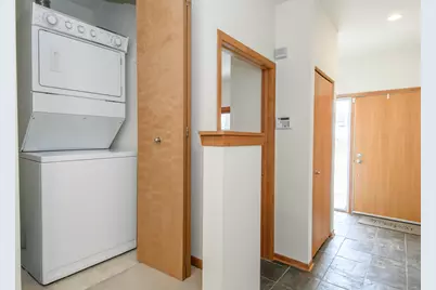 2114 N Commerce St, Milwaukee, WI 53212 - Photo 11