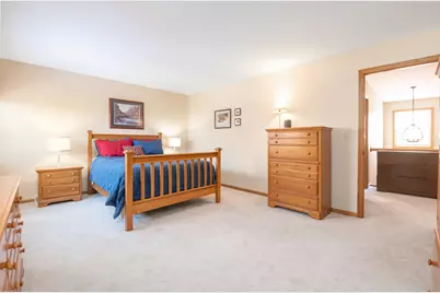 1815  Bark River Dr, Delafield, WI 53029 - Photo 15