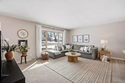 W150N8239  Saxony Dr, Menomonee Falls, WI 53051 - Photo 5