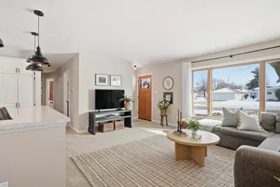 W150N8239  Saxony Dr, Menomonee Falls, WI 53051 - Photo 7